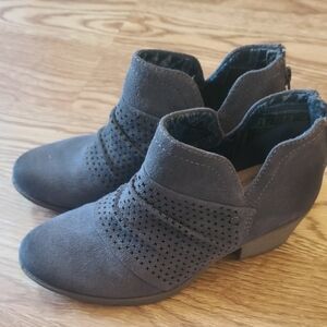 EARTH ORIGINS SUEDE BOOTIE